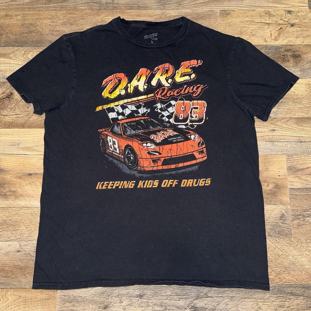 DARE Racing 83 Graphic Print T-Shirt Black DARE Slogan Men's L